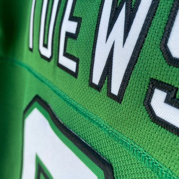 embroidered Jonathan Toews north dakota sioux  college hockey jersey fight strap - Picture 3 of 4